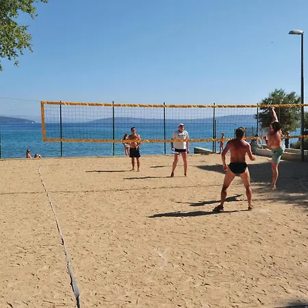 Four-bedroom Kastel Luksic With Sea View 06 Kaštela