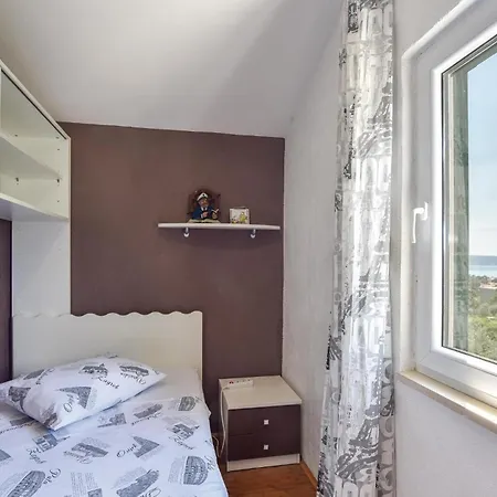 Apartamento Four-bedroom Kastel Luksic With Sea View 06 Kaštela