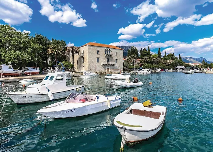 Four-bedroom Kastel Luksic With Sea View 06 Lejlighed *