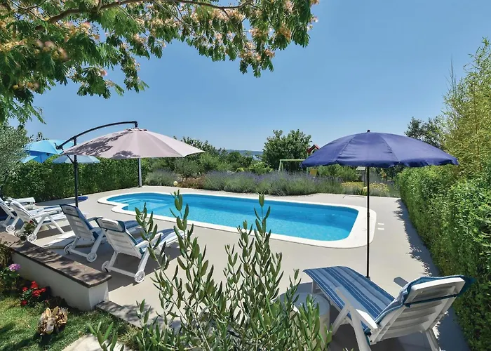 Four-bedroom Kastel Luksic With Sea View 06 Lejlighed *