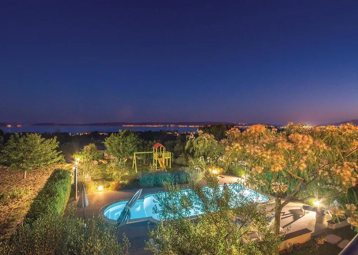 Lejlighed Four-bedroom Kastel Luksic With Sea View 06