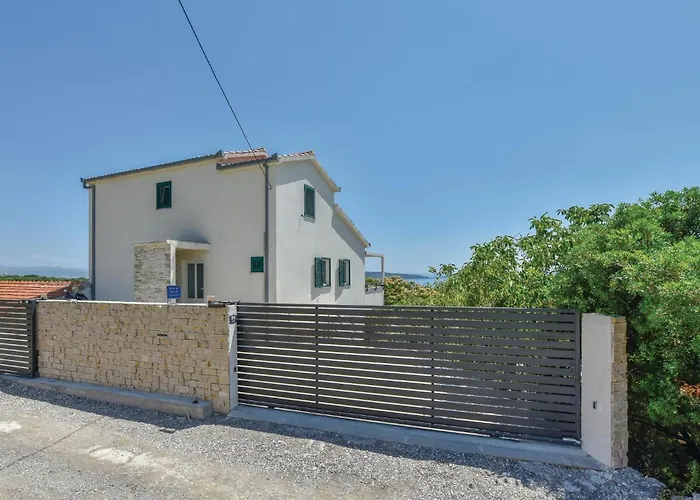 Lejlighed Four-bedroom Kastel Luksic With Sea View 06 Kaštela